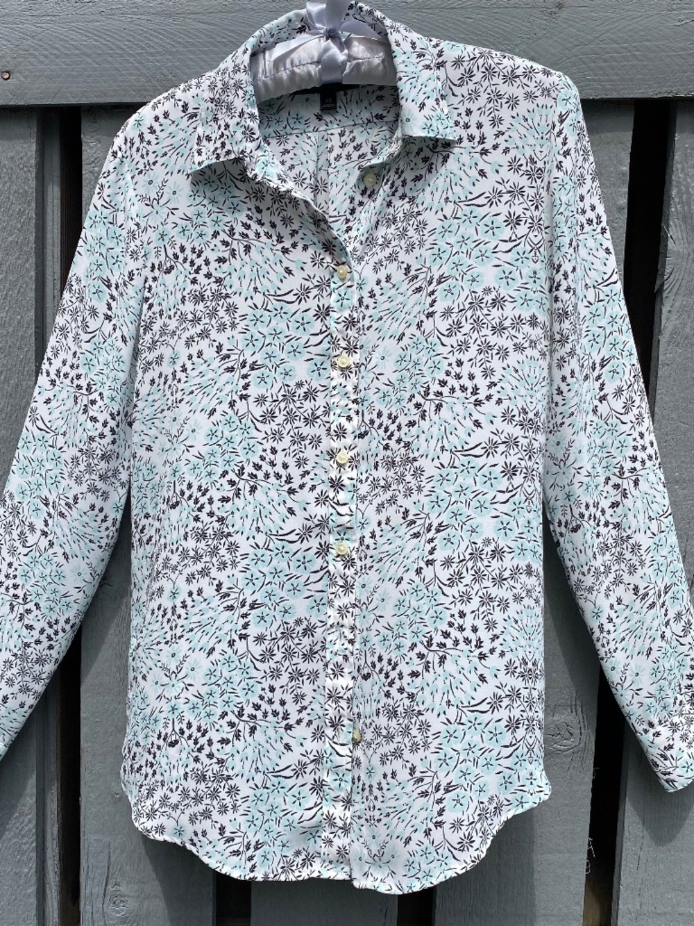 Banana Republic Dillon long sleeve blouse in a delicate floral pattern